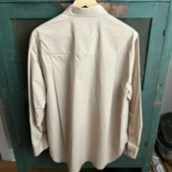 Alexia Admor Amber Shirt in Beige - Picture 5 of 9